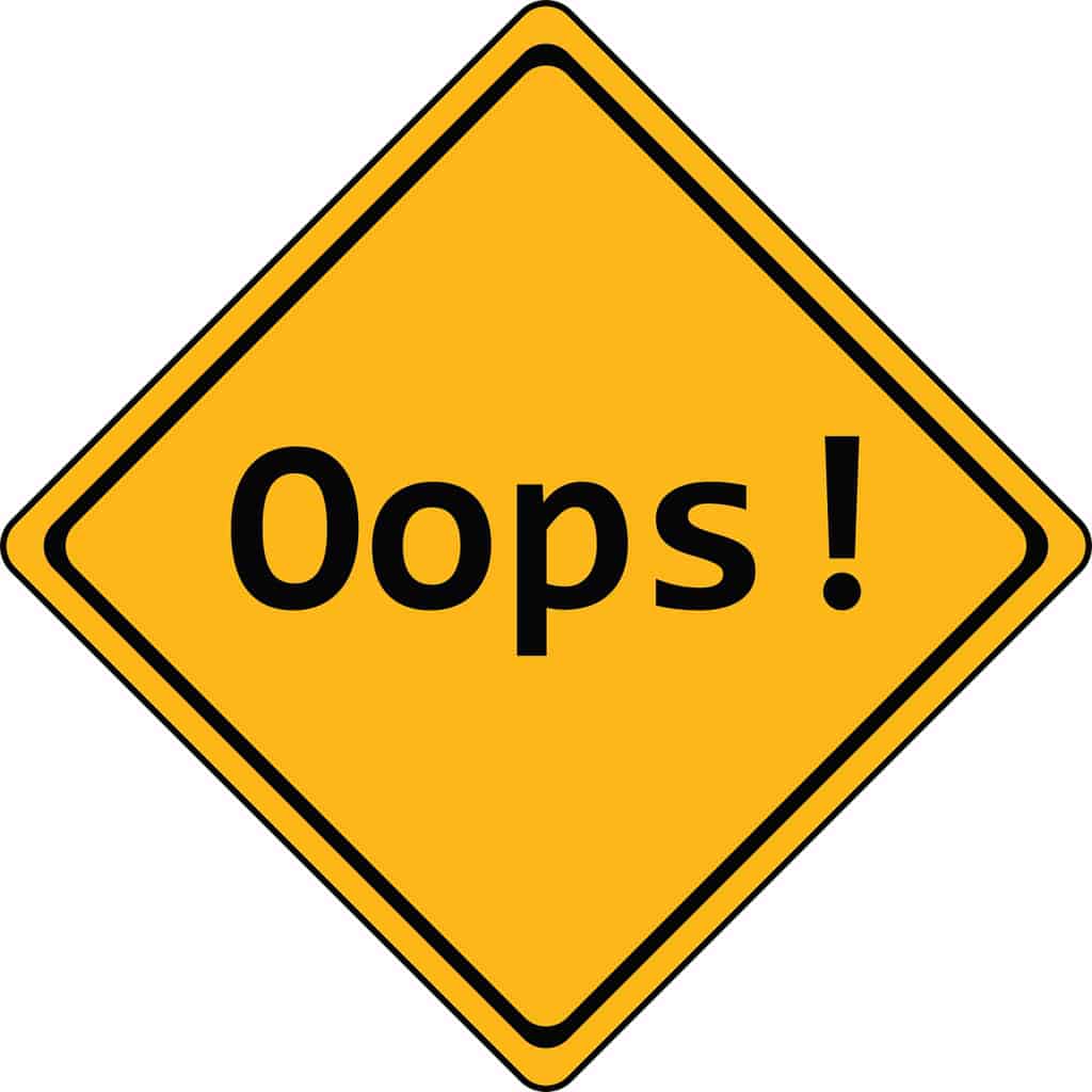 Żółty znak, a na nim napis Oops!